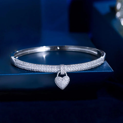 CWWZircons Chic White Cubic Zirconia Paved